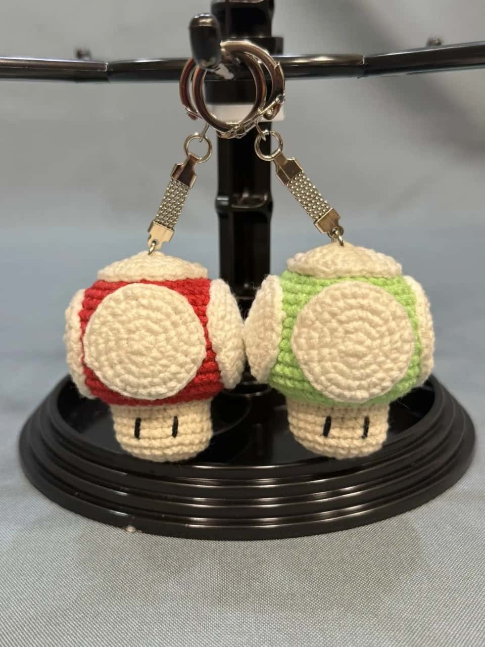 Вязаный брелок Грибочек из Mario