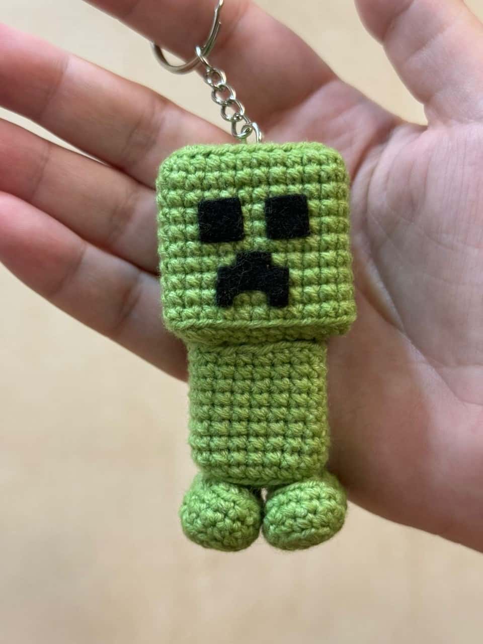 Вязаный брелок Крипер из Minecraft